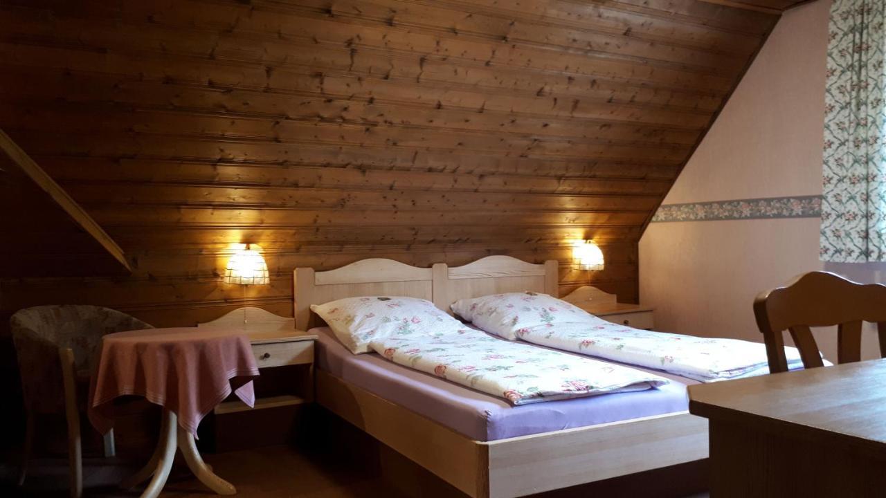 Gaestehaus "Gisela" Im Fuerstlichen Fischhaus Шиллингсфюрст Экстерьер фото