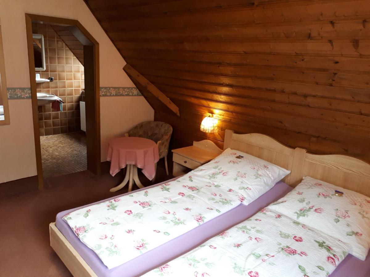 Gaestehaus "Gisela" Im Fuerstlichen Fischhaus Шиллингсфюрст Экстерьер фото