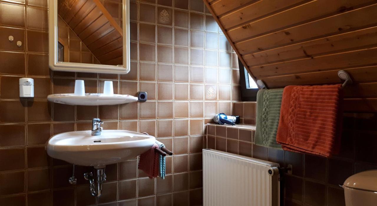 Gaestehaus "Gisela" Im Fuerstlichen Fischhaus Шиллингсфюрст Экстерьер фото