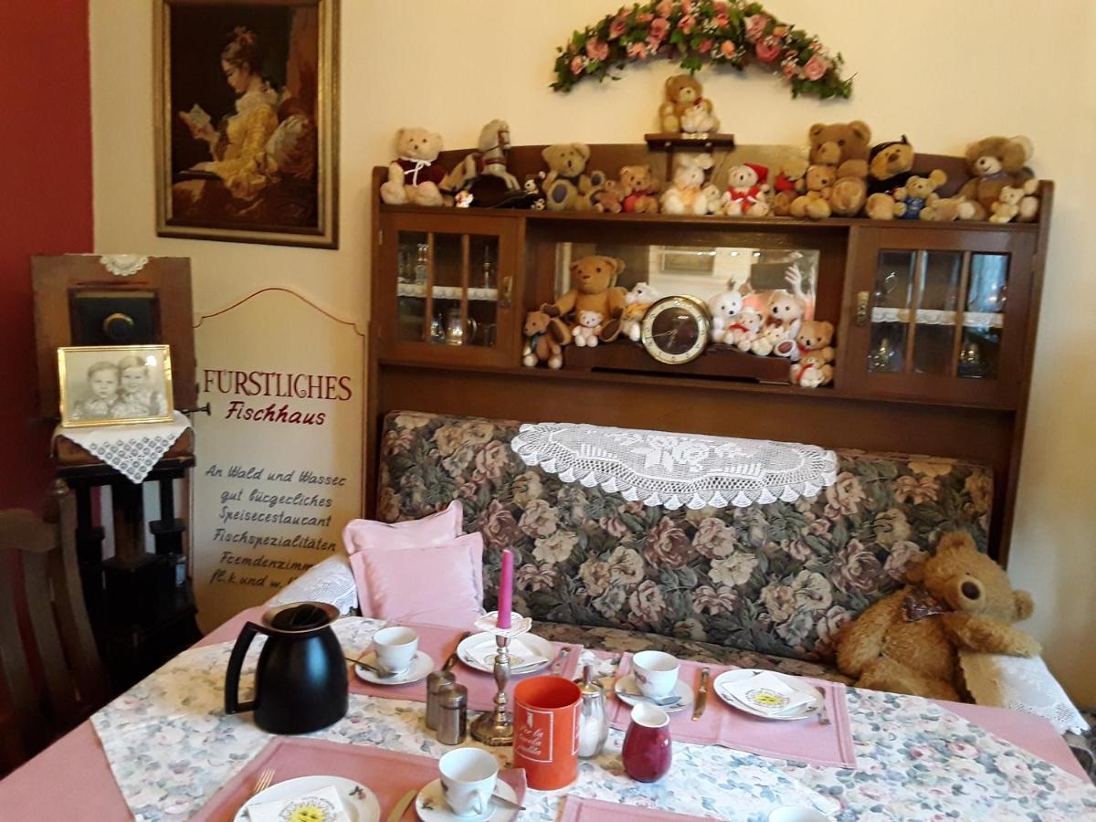Gaestehaus "Gisela" Im Fuerstlichen Fischhaus Шиллингсфюрст Экстерьер фото
