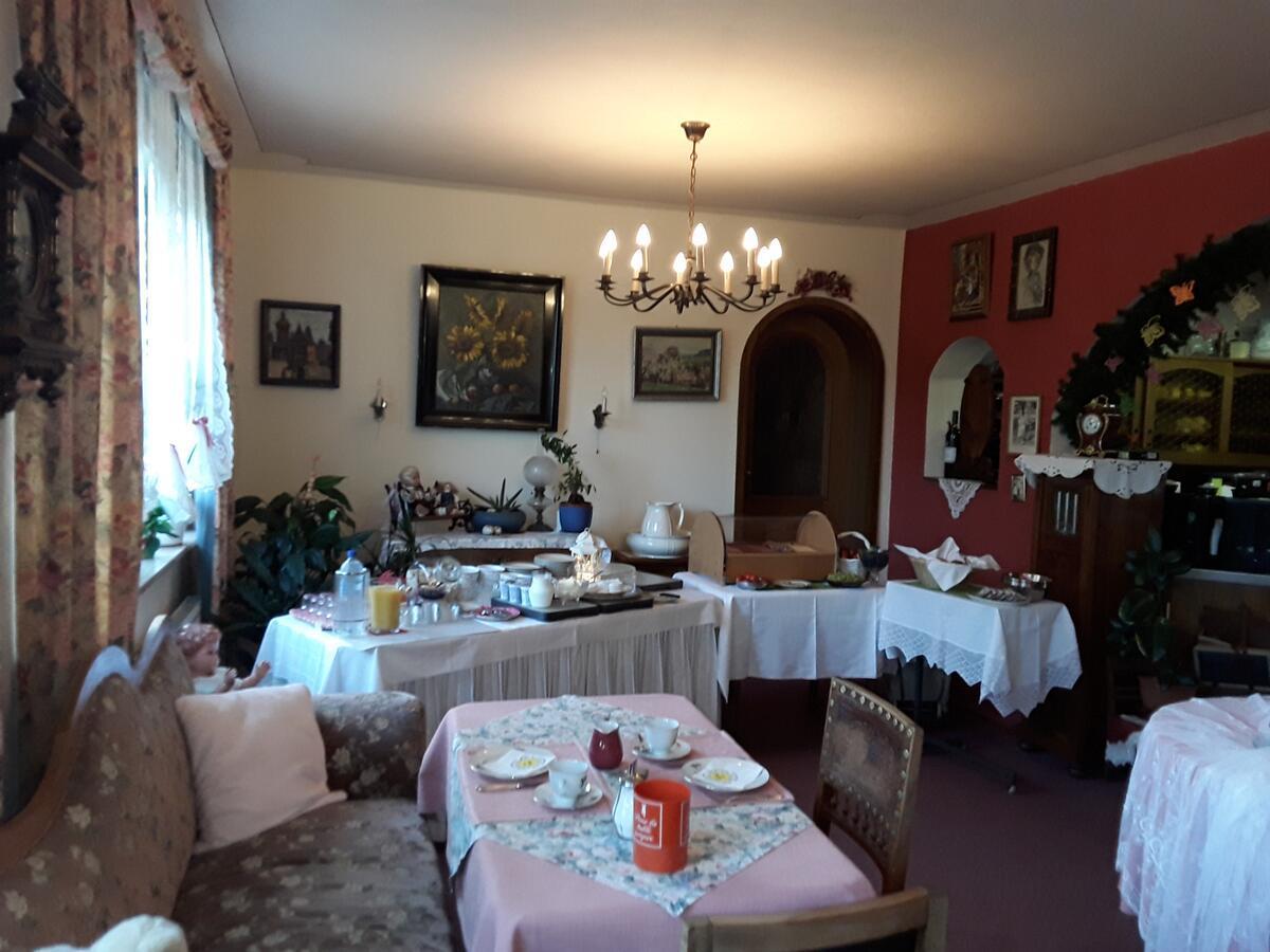 Gaestehaus "Gisela" Im Fuerstlichen Fischhaus Шиллингсфюрст Экстерьер фото
