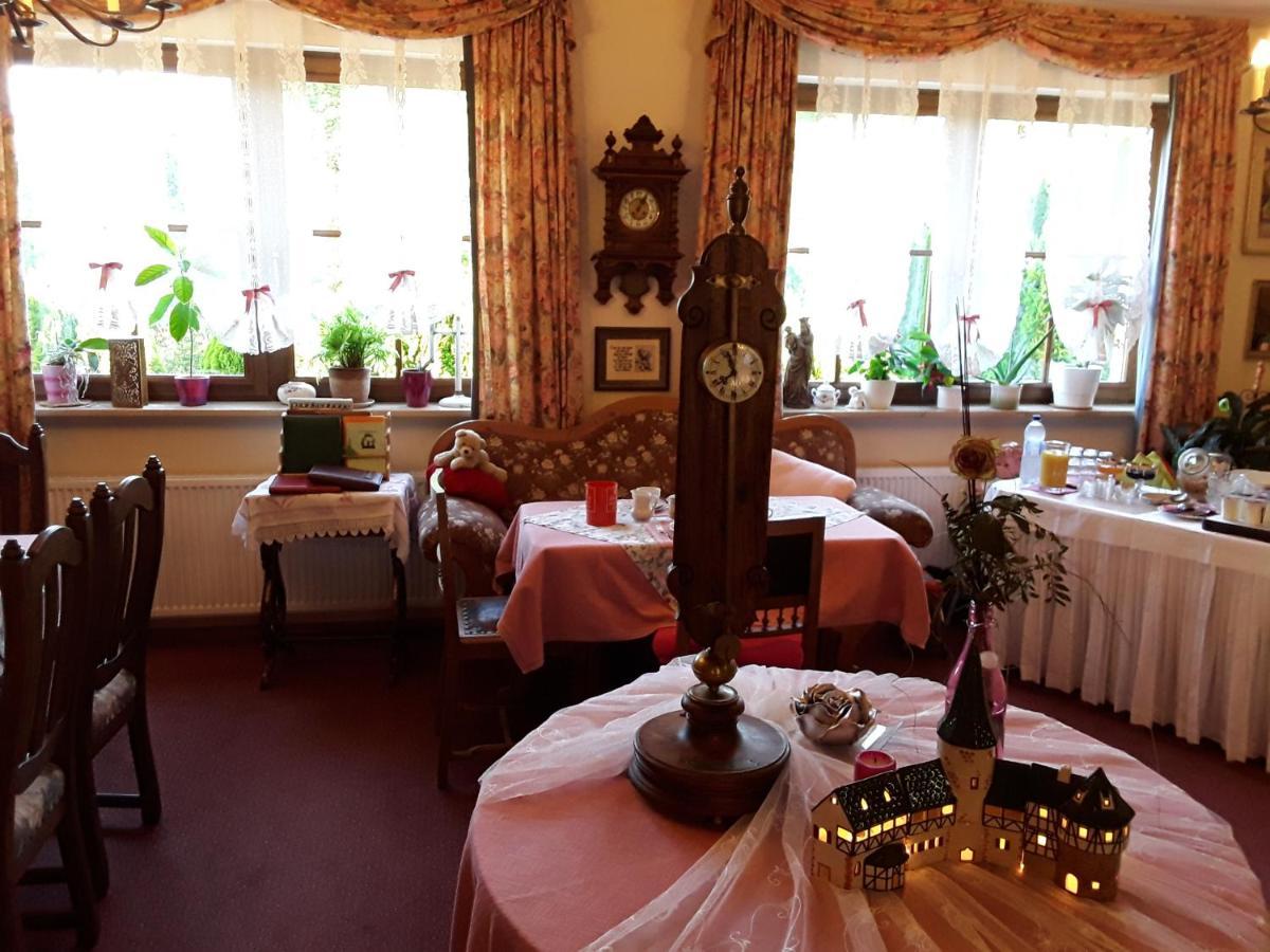 Gaestehaus "Gisela" Im Fuerstlichen Fischhaus Шиллингсфюрст Экстерьер фото