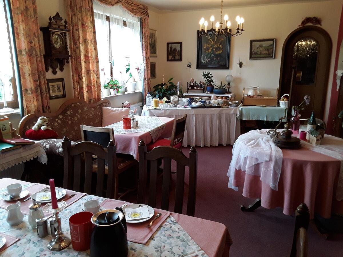 Gaestehaus "Gisela" Im Fuerstlichen Fischhaus Шиллингсфюрст Экстерьер фото